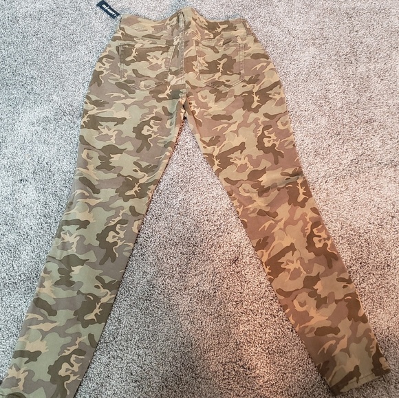 Old Navy Camouflage Jeans - Picture 5 of 7